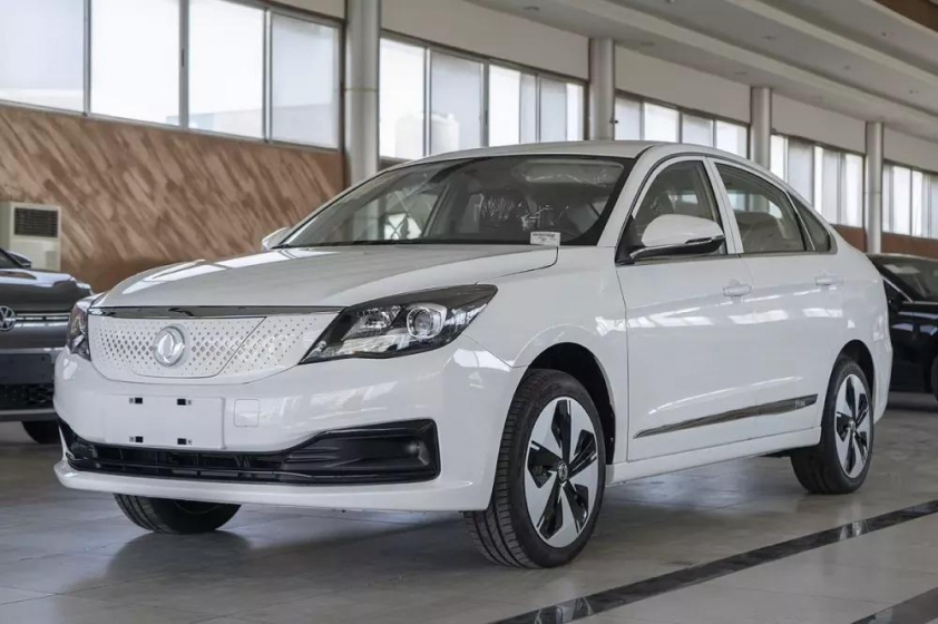 Cận cảnh xe điện giá rẻ Dongfeng E70 sắp ra mắt khách hàng Việt