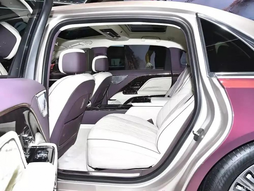 Xe sang Hongqi Guoya chốt giá quy đổi từ 4,9 tỷ đồng, cạnh tranh Mercedes-Benz S-Class 558259
