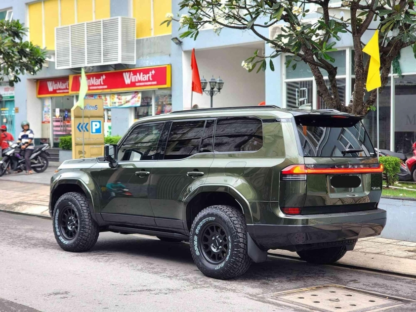 Chiêm ngưỡng chiếc Lexus GX 550 đầu tiên tại Việt Nam được độ theo phong cách camping 576069