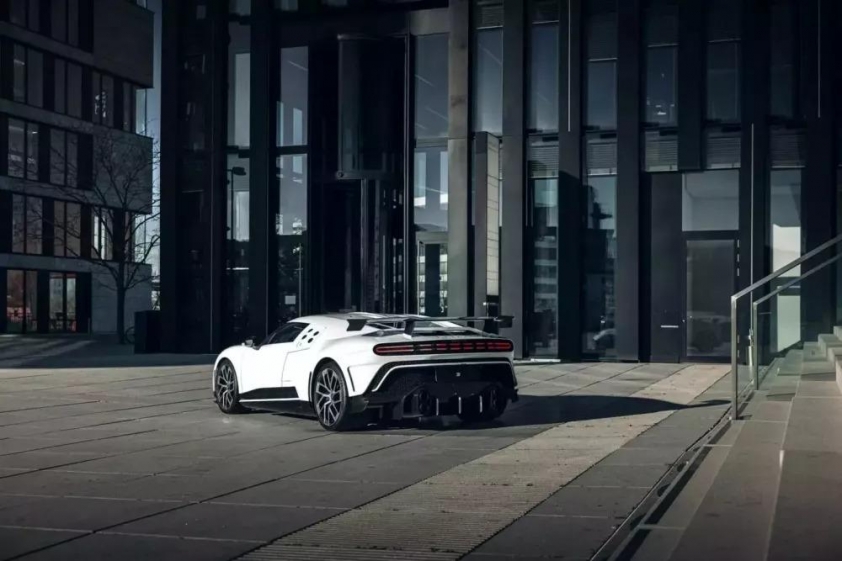 Bugatti Centodieci 1