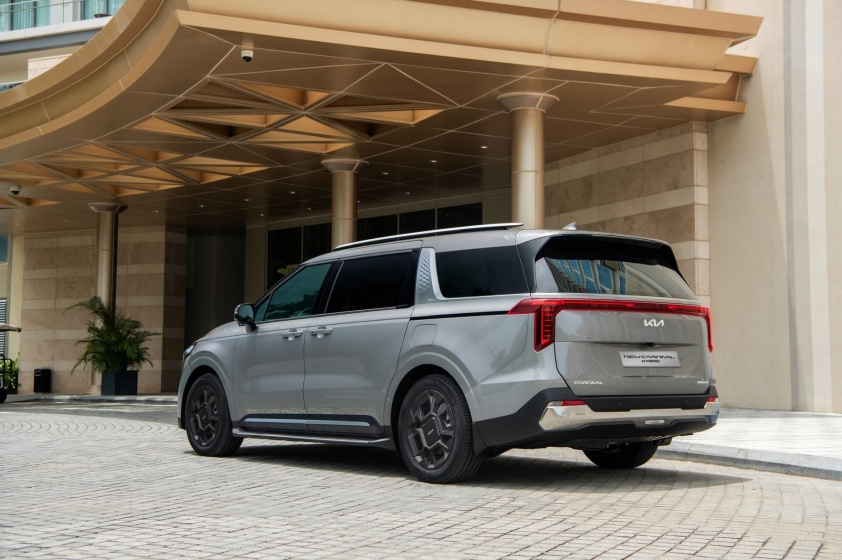 Kia Carnival có thêm bản hybrid tại Việt Nam: 'Ăn xăng' khoảng 4,95 lít/100 km, giá 1,849 tỷ đồng 580782