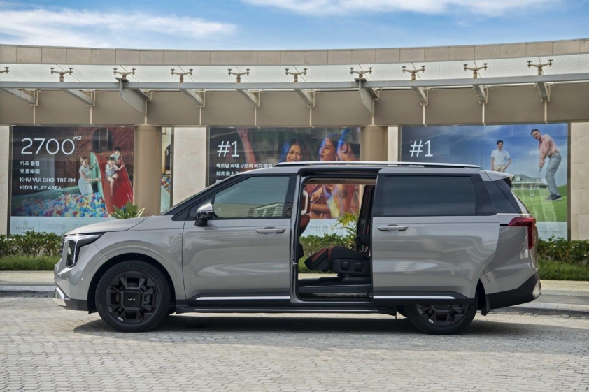 Kia Carnival có thêm bản hybrid tại Việt Nam: 'Ăn xăng' khoảng 4,95 lít/100 km, giá 1,849 tỷ đồng 580777