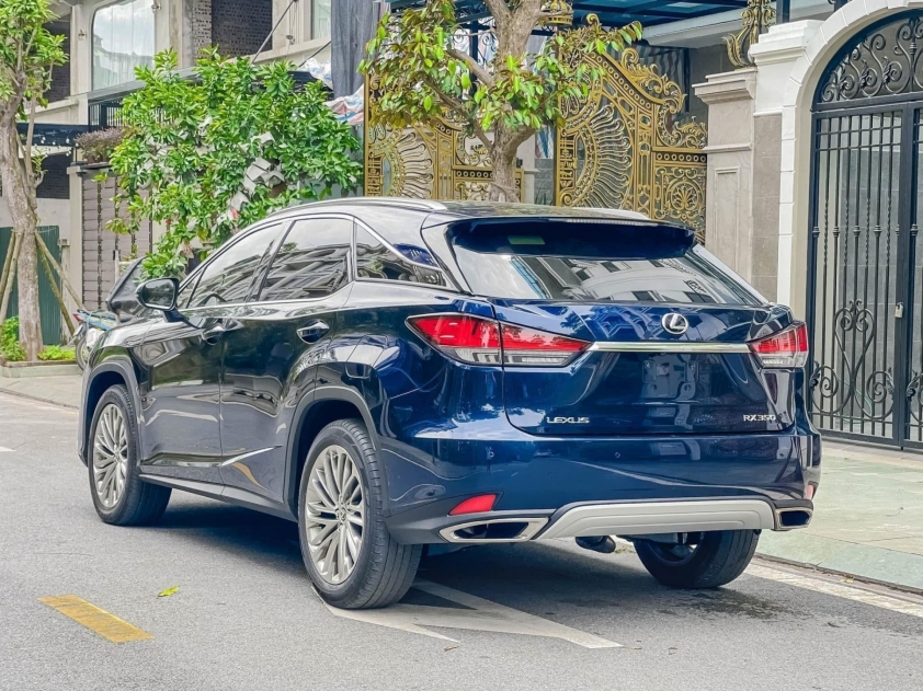Ngỡ ngàng giá chào bán của Lexus RX 350 2022 sau hơn 2 năm lăn bánh 602839