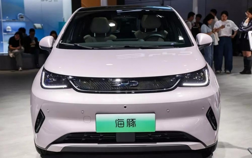 byd-dolphin-2025-6