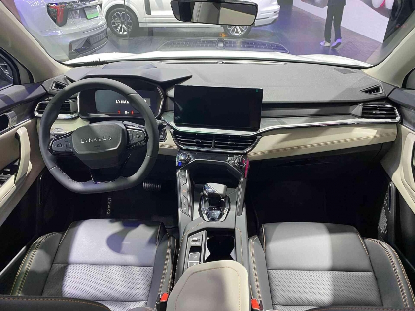 2023lynkco06phevinterior-1746766_optimized