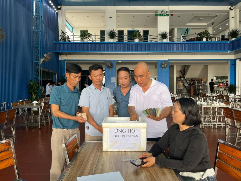 Vụ tai nạn xe tải chở dưa hấu: Người dân chung tay cứu hàng, tài xế không qua khỏi 633064