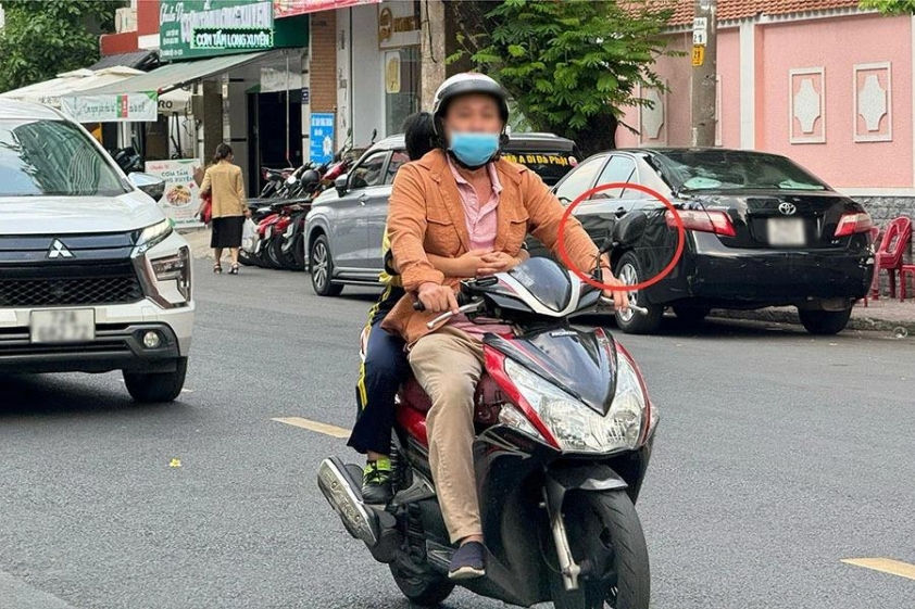 hgb-xe-thieu-guong-chieu-hau-11