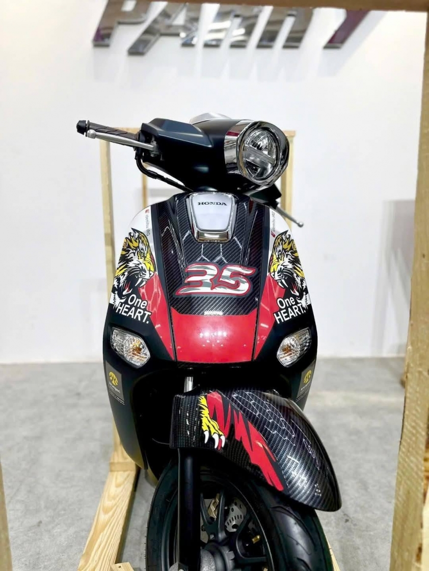 Honda Giorno+ Moto2 ThaiGP bản giới hạn về Việt Nam, chỉ có 4 chiếc 637550