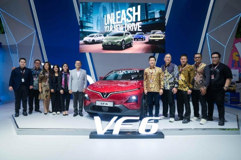vinfast-trung-bay-mau-xe-vf-6-ta (2)