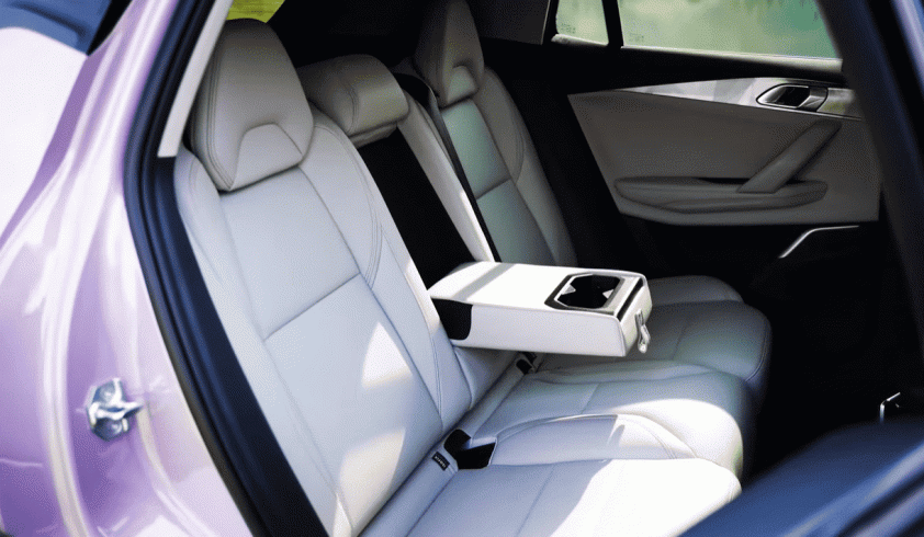 lynk-&-co-06-core-plus-6_optimized