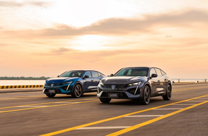 Peugeot 408 Legend Edition 1
