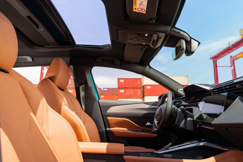 Peugeot 408 Legend Edition 6