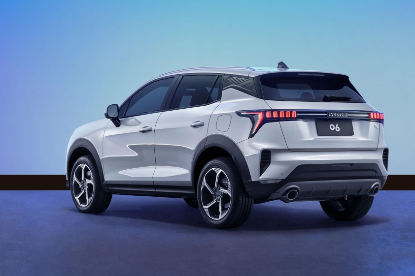 lynk-co-06-core-plus-1