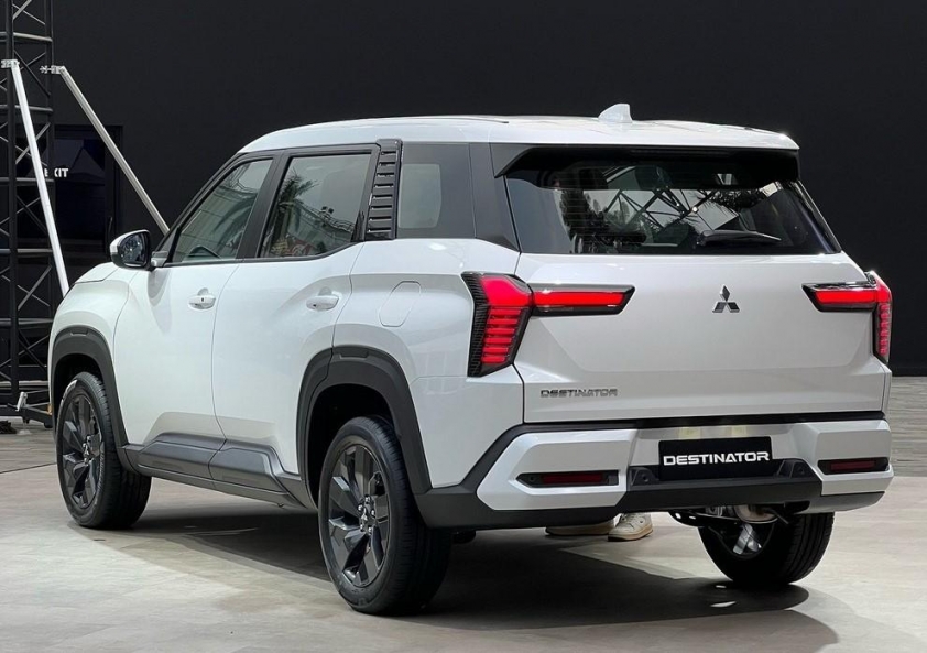 SUV 7 chỗ Mitsubishi Destinator vừa ra mắt Đông Nam Á có gì khác bản concept? 667475