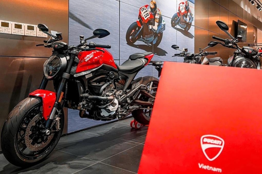 Ducati 1