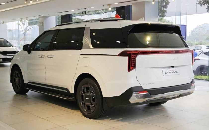 Kia Carnival hybrid 3