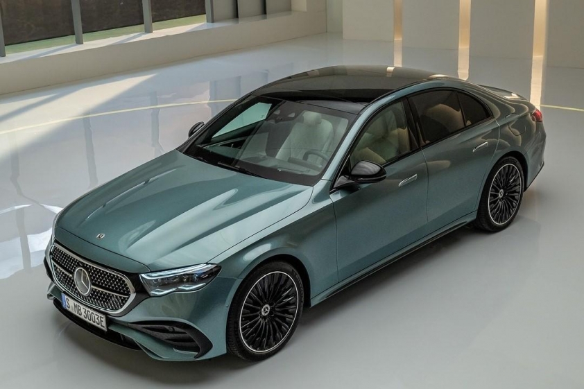 Mercedes-Benz E-Class 2025 4