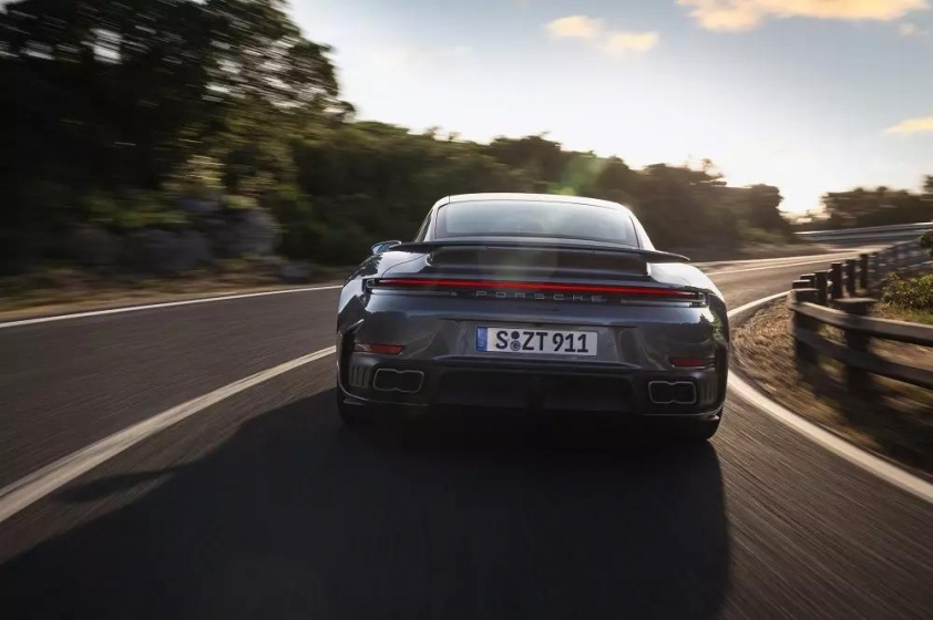 Porsche 911 Turbo S 2