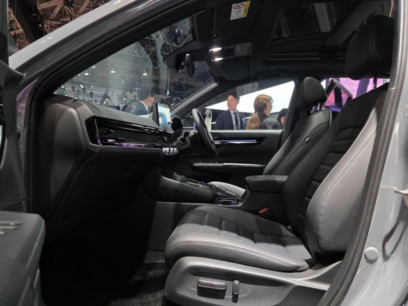 Honda CR-V eHEV RS Black Edition 4