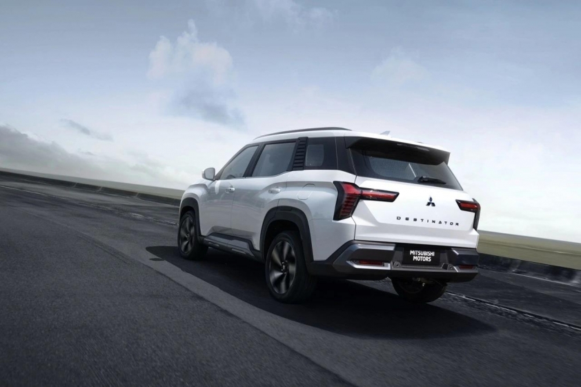 Những chiếc Mitsubishi Destinator đầu tiên cập cảng Việt Nam, sẵn sàng ra mắt đấu CX-5, Territory 738338
