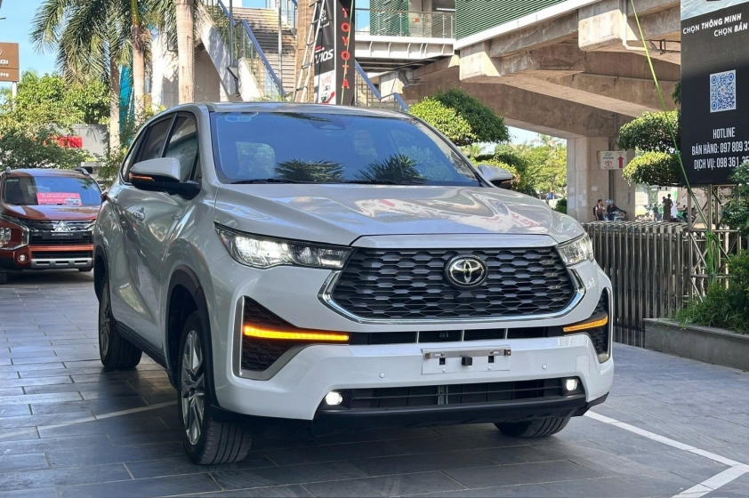 av-innova-cross-hev-176299129475