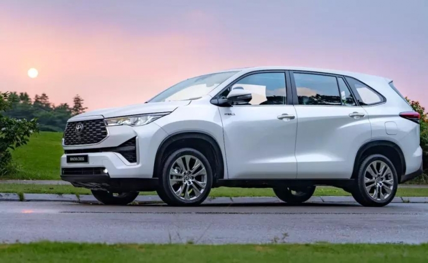 VinFast Limo Green thống trị phân khúc MPV tháng 10/2025, doanh số gần gấp đôi Mitsubishi Xpander 746678