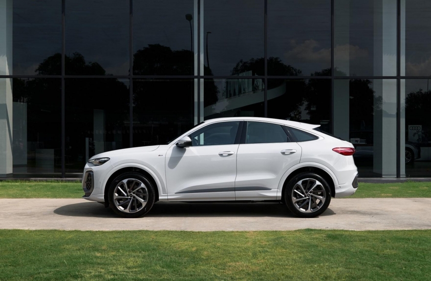 Audi Q5 2026 trình làng khách Việt: Giá từ 2,849 tỷ đồng, 2 kiểu dáng, bổ sung loạt công nghệ số hóa 853624