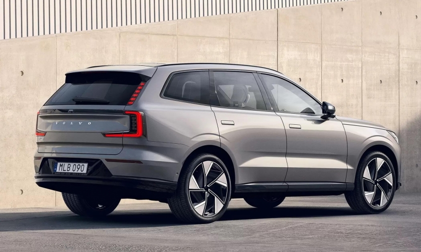 Volvo EX90 (2)