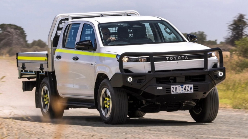Toyota Hilux chưa đưa công nghệ PHEV vào dòng xe này vì lo mất chất bán tải