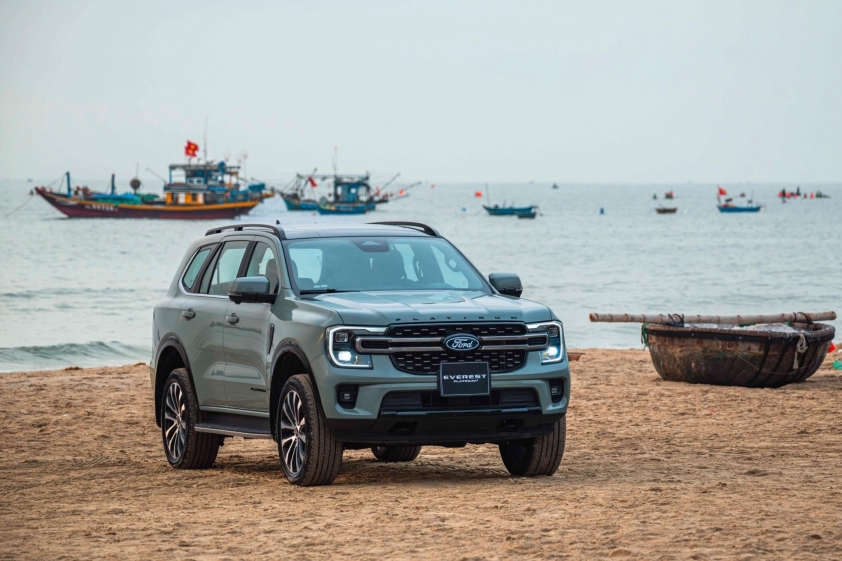 Top 10 ô tô động cơ xăng, dầu hút khách nhất tháng 6/2026: Innova Cross vượt Yaris Cross để vươn lên dẫn đầu 866219