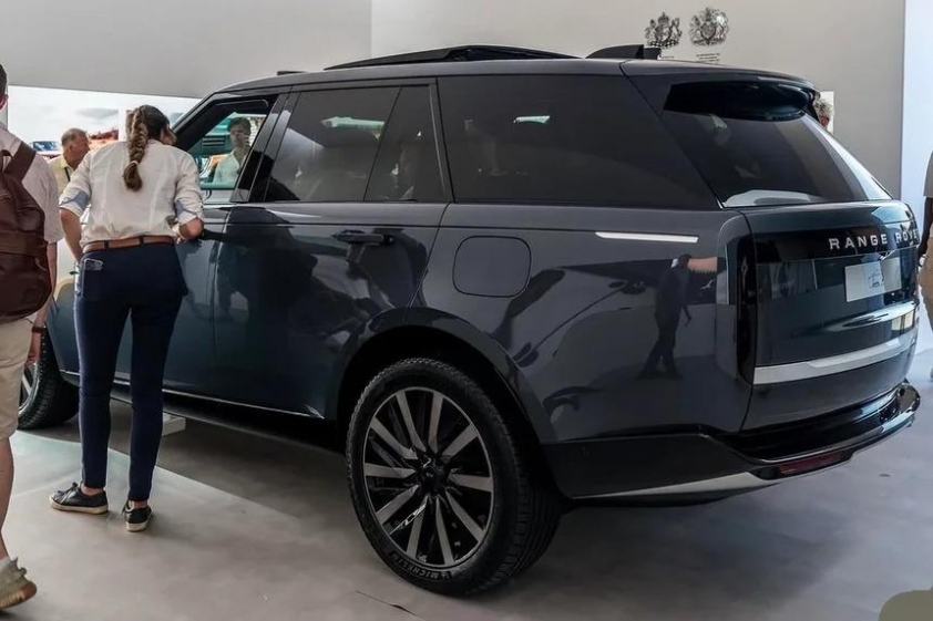 Range Rover Electric (4)
