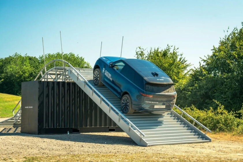 Range Rover Sport Electric (4)