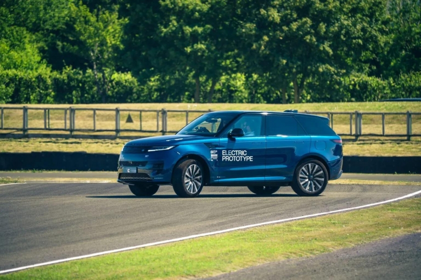 Range Rover Sport Electric (7)