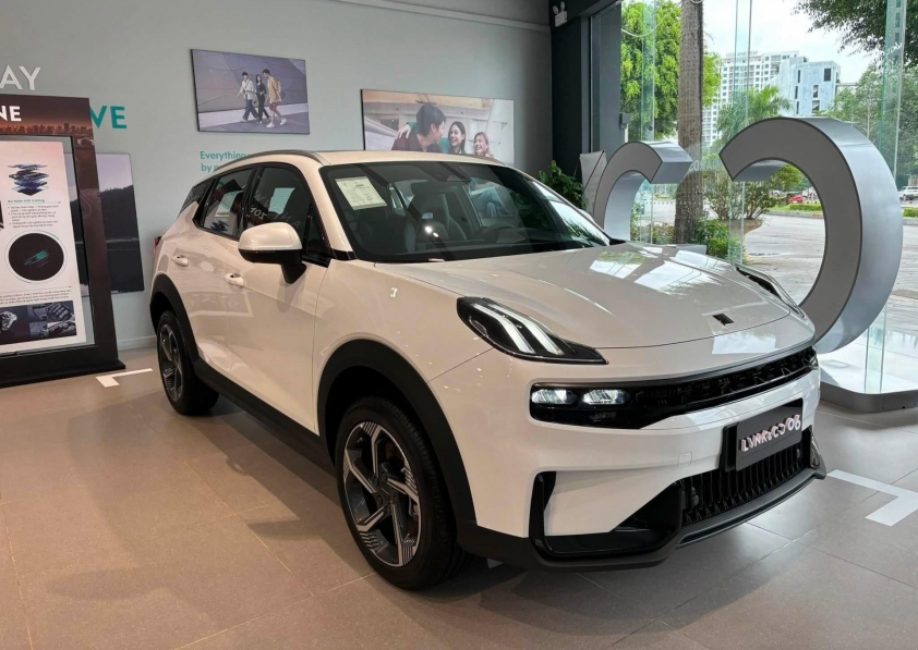 Lynk & Co 06 (2)