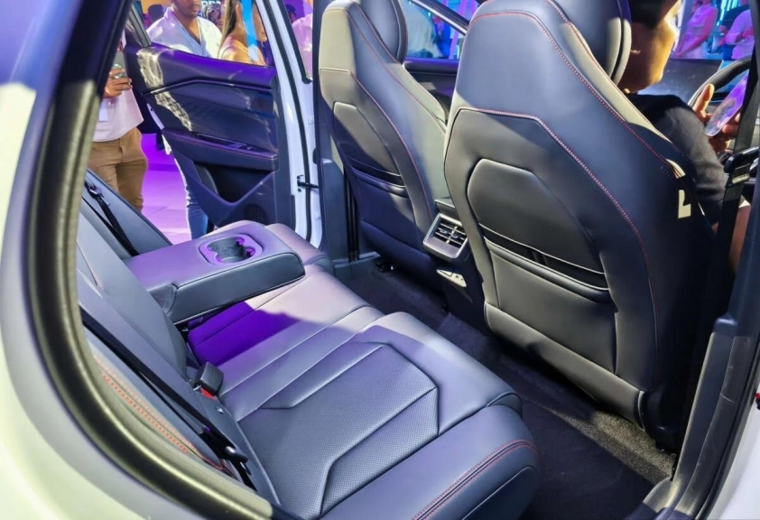 Omoda 4 EV (7)