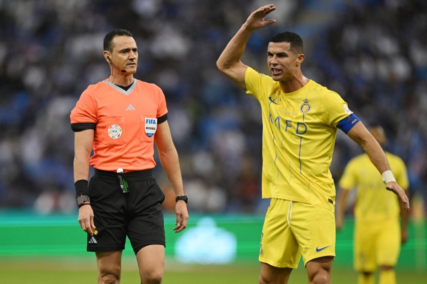 ronaldo-trong-tai-al-nassr-al-hilal-1702031359.jpg