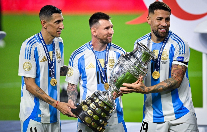 Tại sao Messi trở lại ĐT Argentina sau khi giải nghệ vào năm 2016? 527419