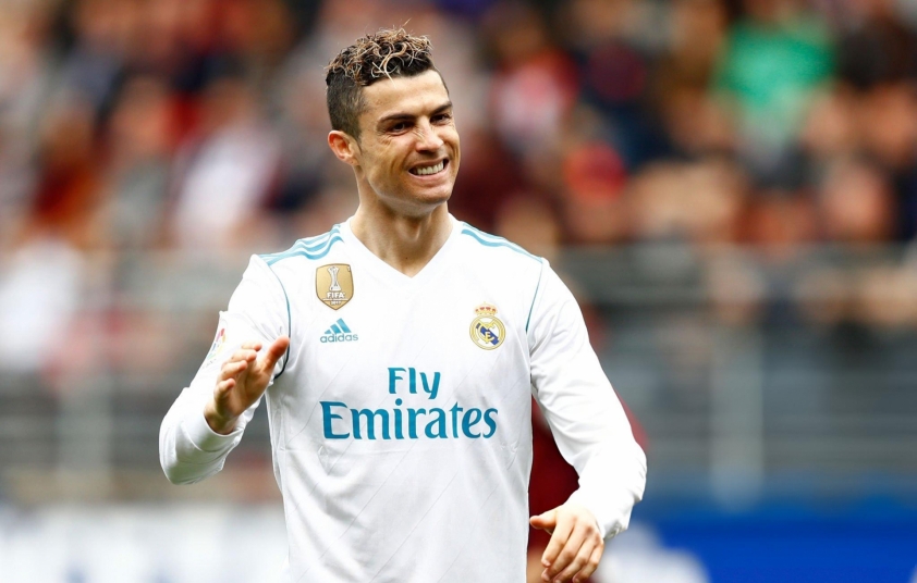 Tại sao Ronaldo rời Real Madrid để chuyển tới Juventus vào năm 2018? 528926