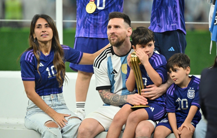 Ngoài Antonella, Messi đã từng 'qua lại' với những người đẹp nào 542206