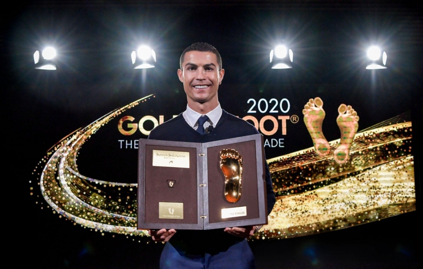 Messi sẽ 'sánh ngang' Ronaldo nếu giành danh hiệu hiếm hoi 542599