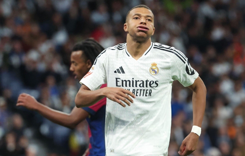 Trong trận el clasico, mbappe đã việc vị quá nhiều lần