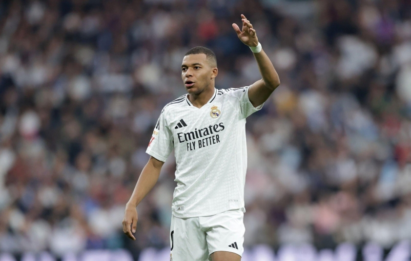 Kylian Mbappe tiếp tục 'mất điểm' tại Real Madrid 556337