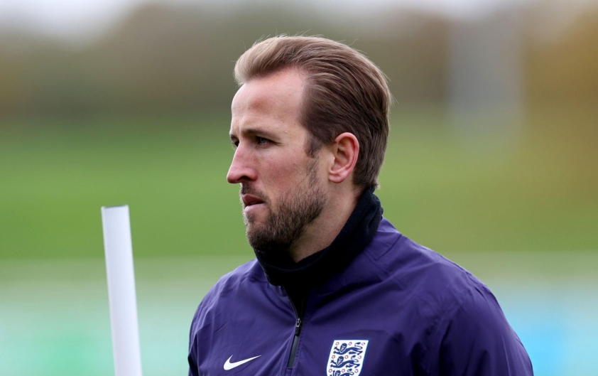 Harry Kane chỉ trích các đồng đội bỏ đội tuyển Anh để tập trung cho CLB