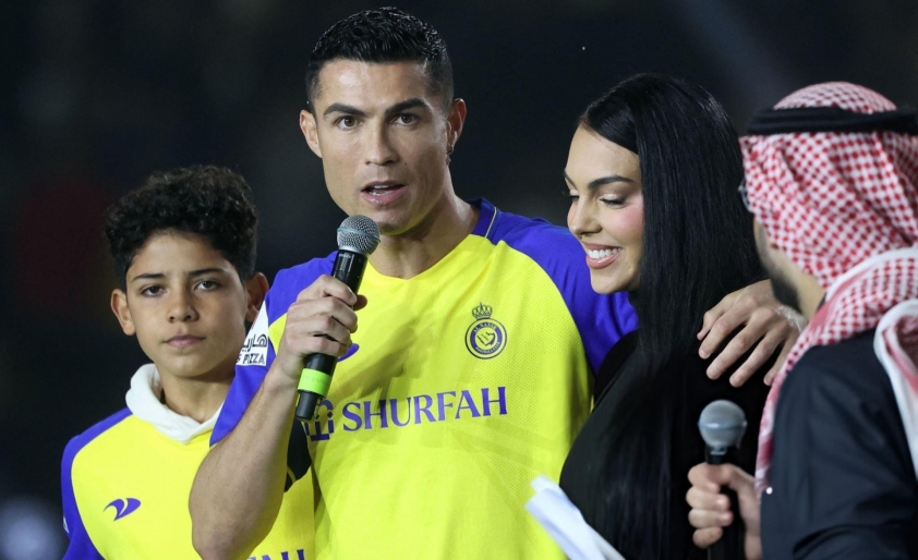 Ronaldo tiết lộ khả năng thi đấu cùng 'cậu cả' Cristiano Jr 559924