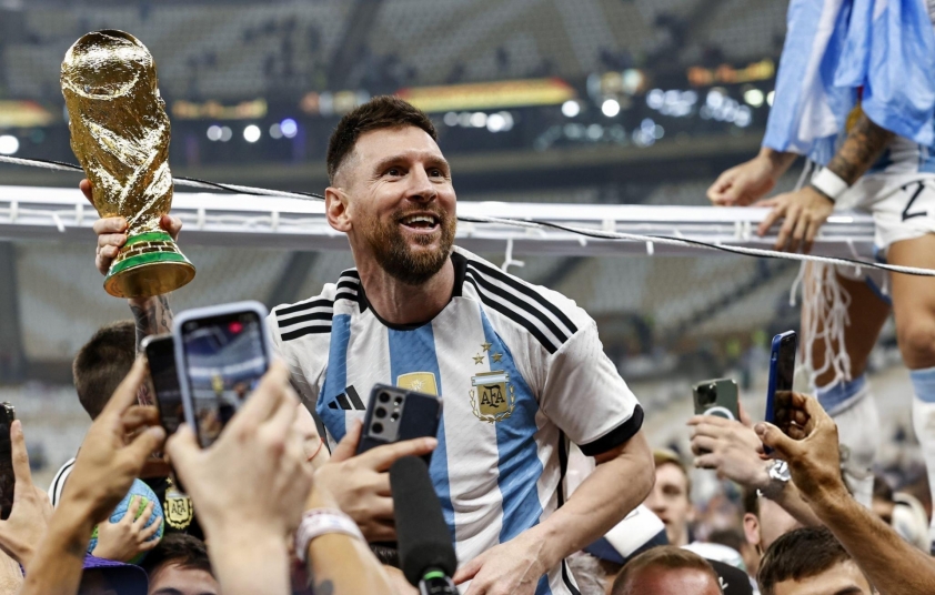 Messi gửi lời tri ân huyền thoại bóng đá Argentina 561837