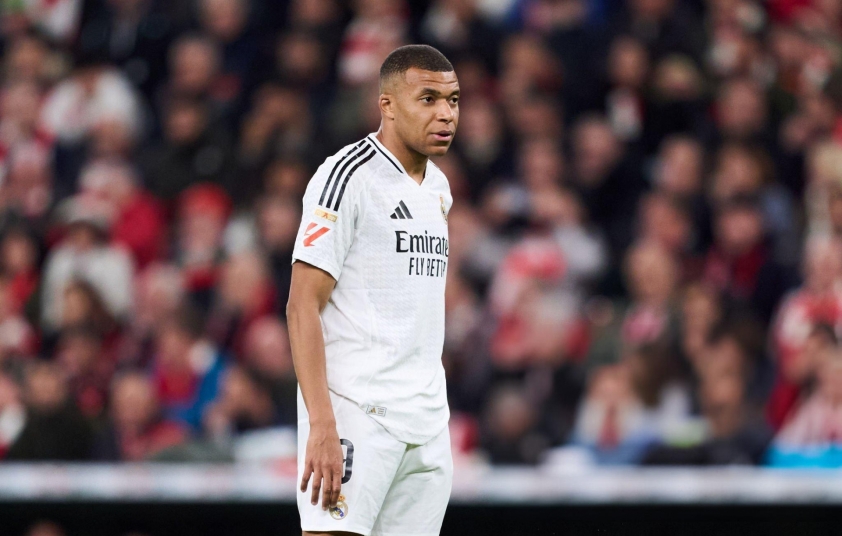 Ngầm đe dọa Mbappe, Ancelotti báo tin về siêu sao  566097