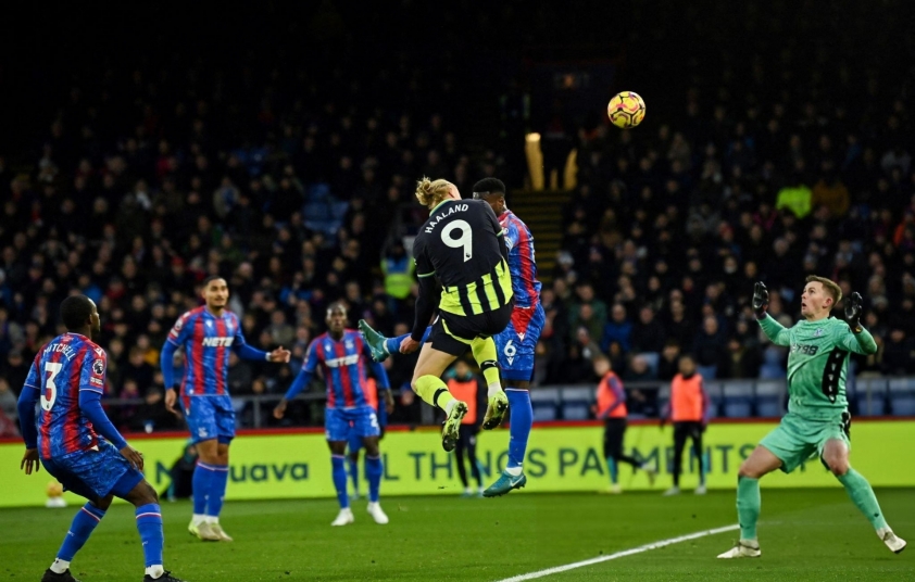 Haaland lập công, Man City hòa thất vọng Crystal Palace 566295