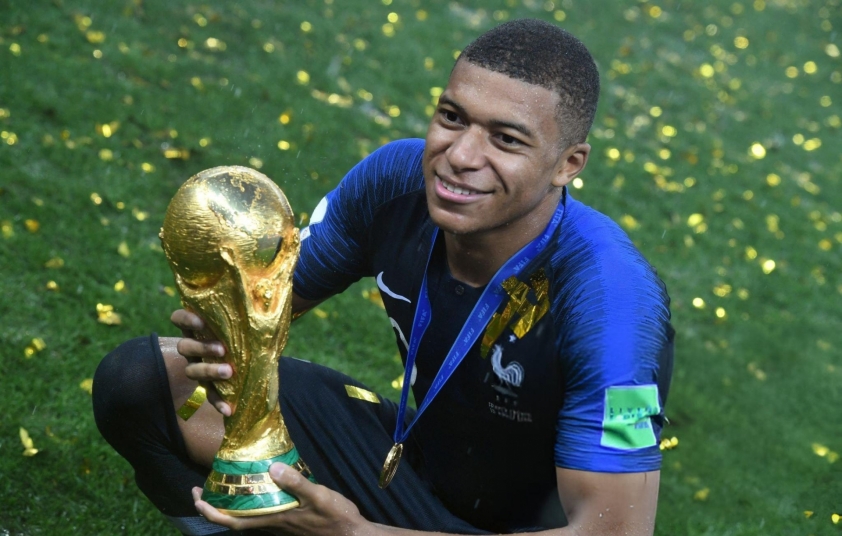 Mbappe thừa nhận 'cay cú' với Messi 566714