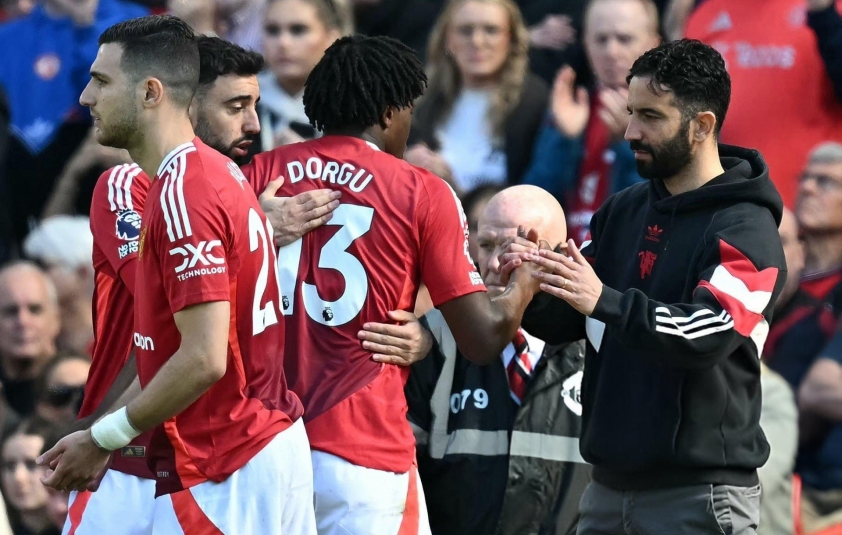 Man Utd chốt chia tay ba ngôi sao 631200