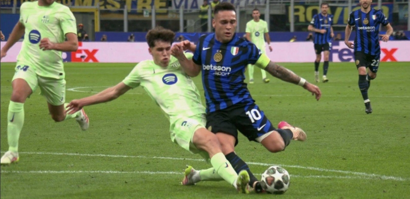 Trọng tài tín nhất châu Âu gây tranh cãi trận Inter vs Barca 630865